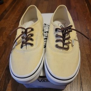 Authentic Parks Project Collection in 7.5 Women, Men's 6, Light Yellow.